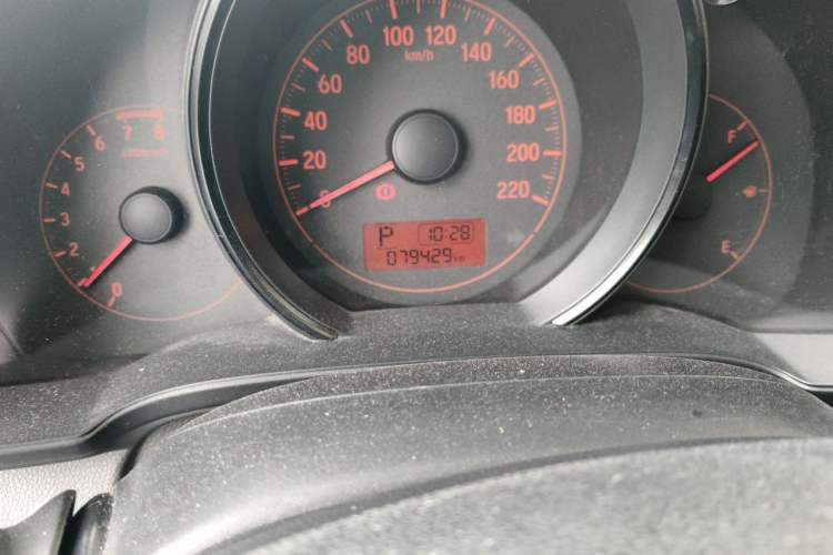 Used Honda Fit 2014 1.5L LX CVT Comfort Model Odometer Close Up