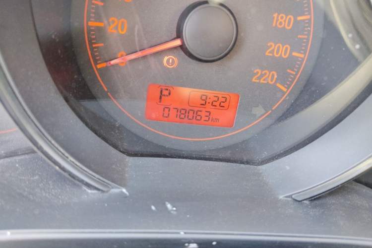 Used Honda Fit 2014 1.5L LX CVT Comfort Model Odometer Close Up