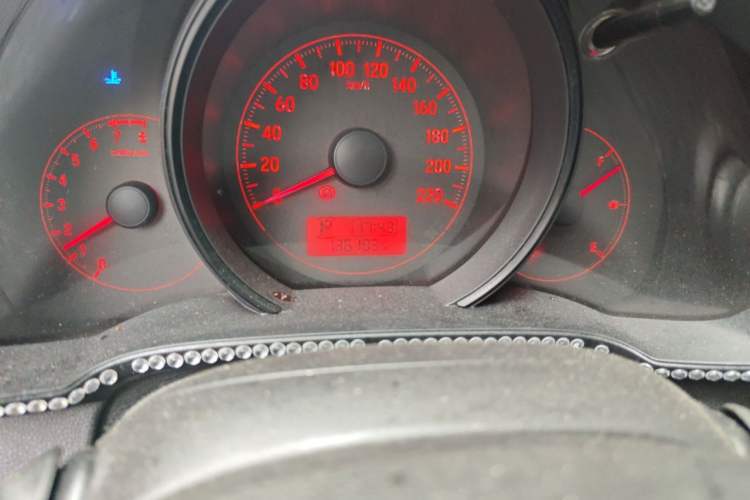 Used Honda Fit 2014 1.5L LX CVT Comfort Model Odometer Close Up