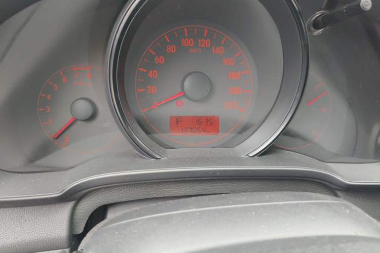 Used Honda Fit 2014 1.5L LX CVT Comfort Model Odometer Close Up