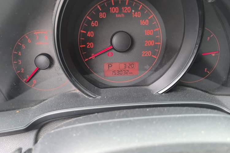 Used Honda Fit 2014 1.5L LX CVT Comfort Model Odometer Close Up