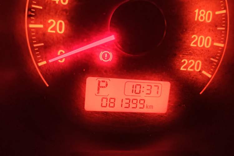 Used Honda Fit 2014 1.5L LX CVT Comfort Model Odometer Close Up