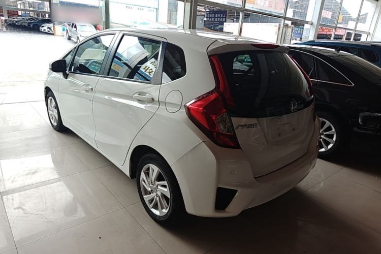 Used Honda Fit 2014 1.5L SE CVT Fashion Model Rear Left 45 Deg