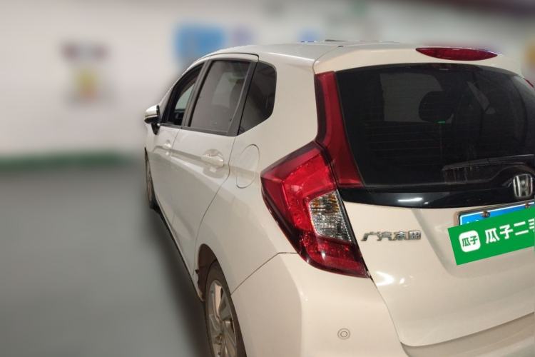 Used Honda Fit 2014 1.5L SE CVT Fashion Model Rear Left 45 Deg