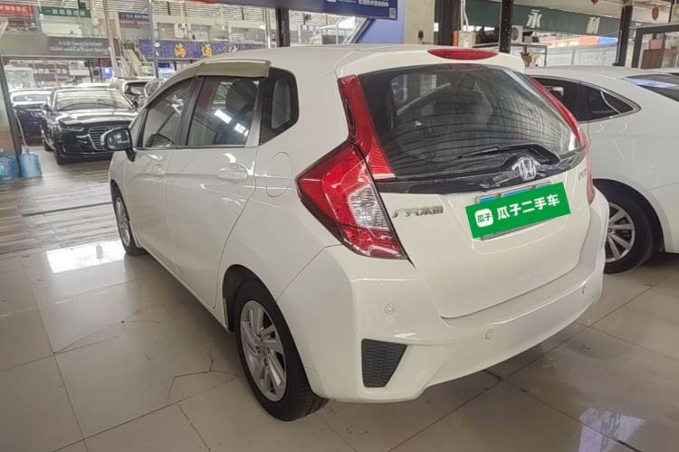 Used Honda Fit 2014 1.5L SE CVT Fashion Model Rear Left 45 Deg