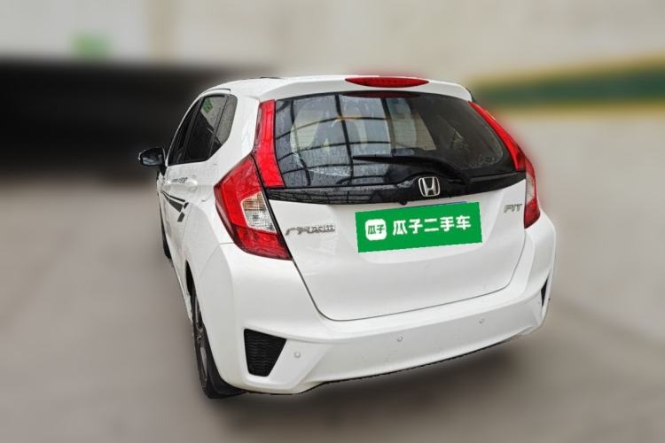 Used Honda Fit 2014 1.5L SE CVT Fashion Model Rear Left 45 Deg
