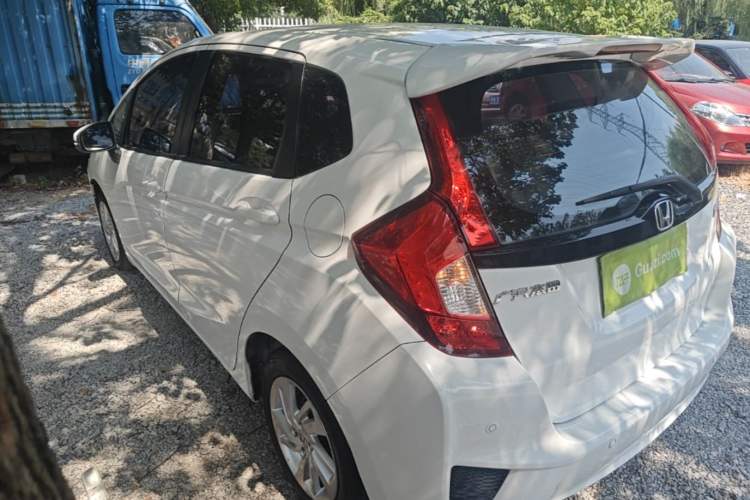 Used Honda Fit 2014 1.5L SE CVT Fashion Model Rear Left 45 Deg