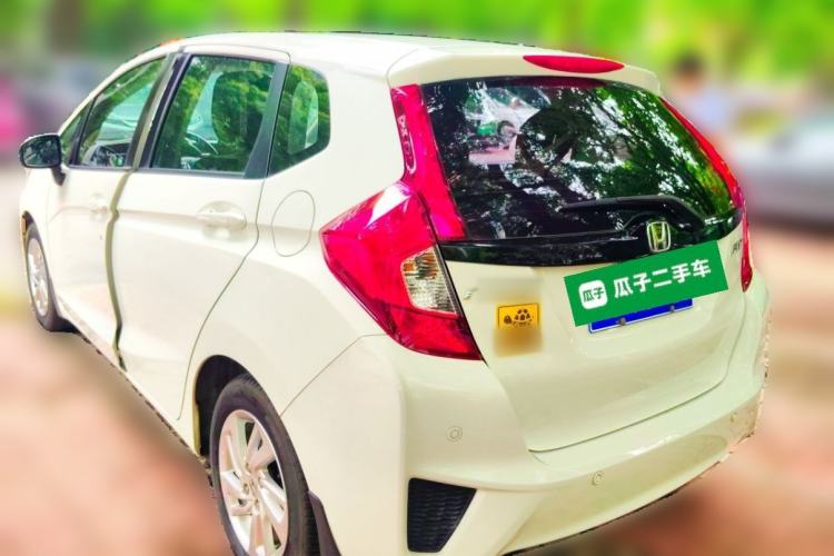 Used Honda Fit 2014 1.5L SE CVT Fashion Model Rear Left 45 Deg