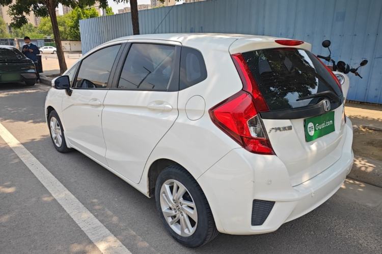 Used Honda Fit 2014 1.5L SE CVT Fashion Model Rear Left 45 Deg