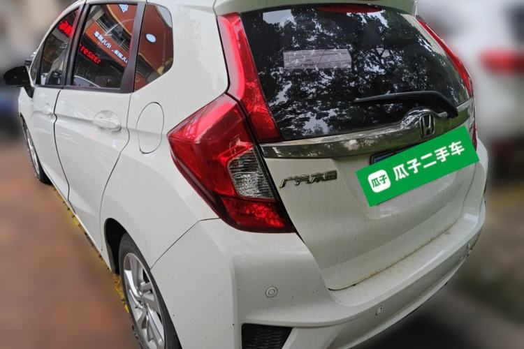 Used Honda Fit 2014 1.5L SE CVT Fashion Model Rear Left 45 Deg