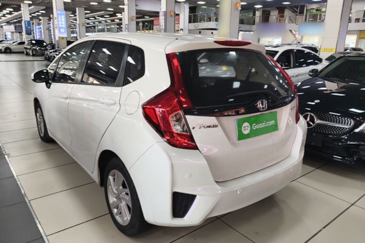 Used Honda Fit 2014 1.5L SE CVT Fashion Model Rear Left 45 Deg