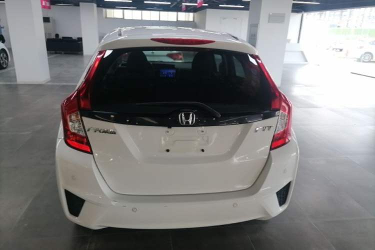 Used Honda Fit 2014 1.5L SE CVT Fashion Model Rear