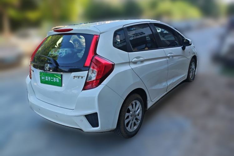 Used Honda Fit 2014 1.5L LX CVT Comfort Model Rear Right 45 Deg