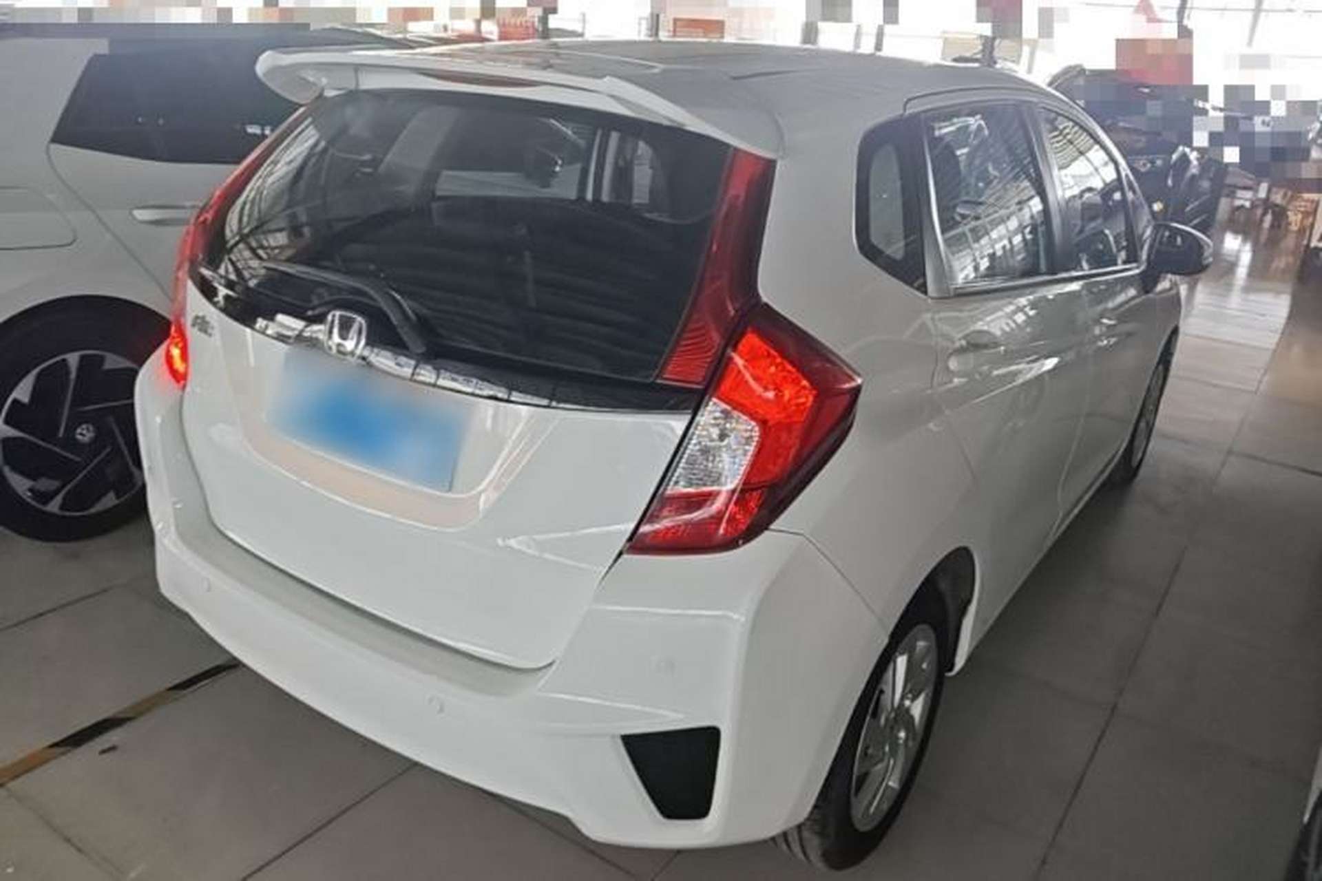 Used Honda Fit 2014 1.5L SE CVT Fashion Model Rear Right 45 Deg