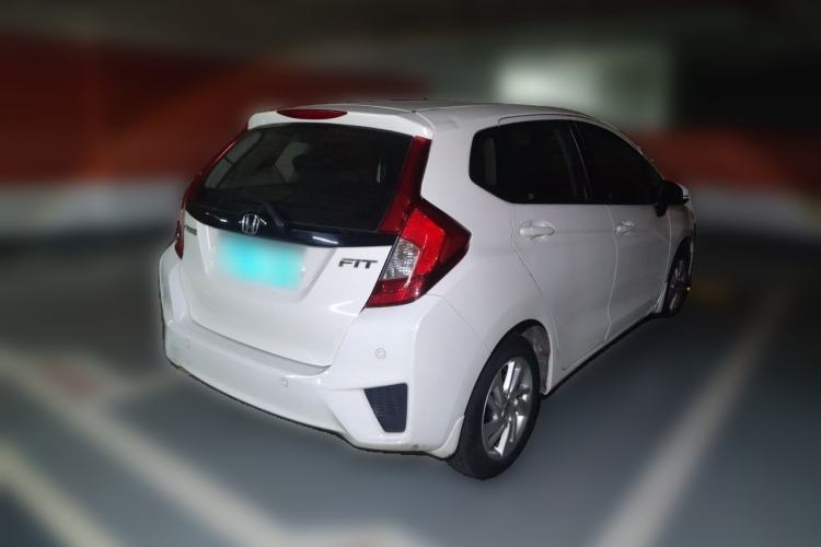 Used Honda Fit 2014 1.5L SE CVT Fashion Model Rear Right 45 Deg