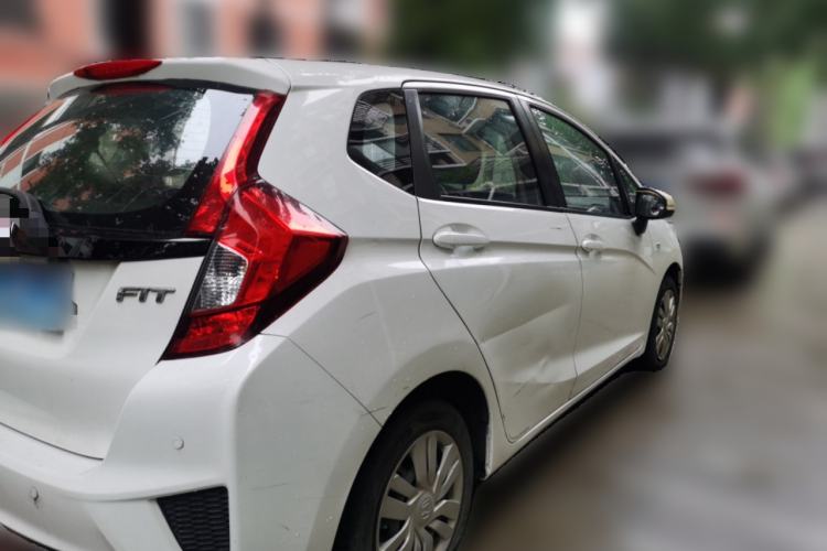 Used Honda Fit 2014 1.5L LX CVT Comfort Model Rear Right 45 Deg