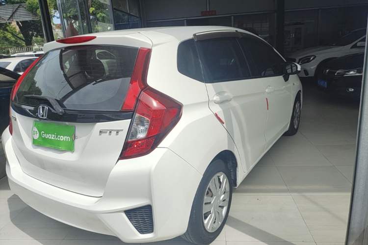 Used Honda Fit 2014 1.5L LX CVT Comfort Model Rear Right 45 Deg