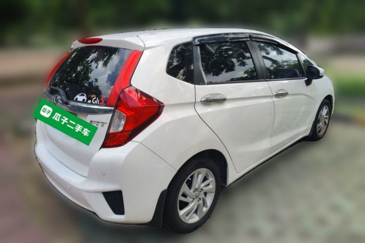 Used Honda Fit 2014 1.5L SE CVT Fashion Model Rear Right 45 Deg
