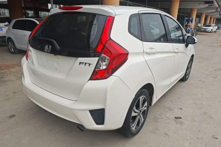 Used Honda Fit 2014 1.5L LX Manual Comfort Model Rear Right 45 Deg