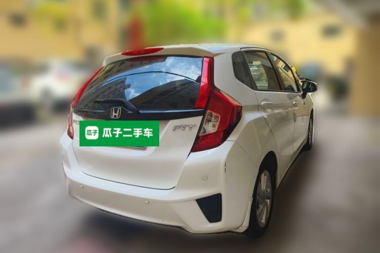 Used Honda Fit 2014 1.5L SE CVT Fashion Model Rear Right 45 Deg