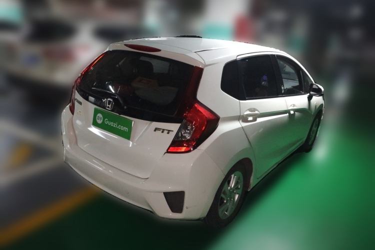 Used Honda Fit 2014 1.5L SE CVT Fashion Model Rear Right 45 Deg