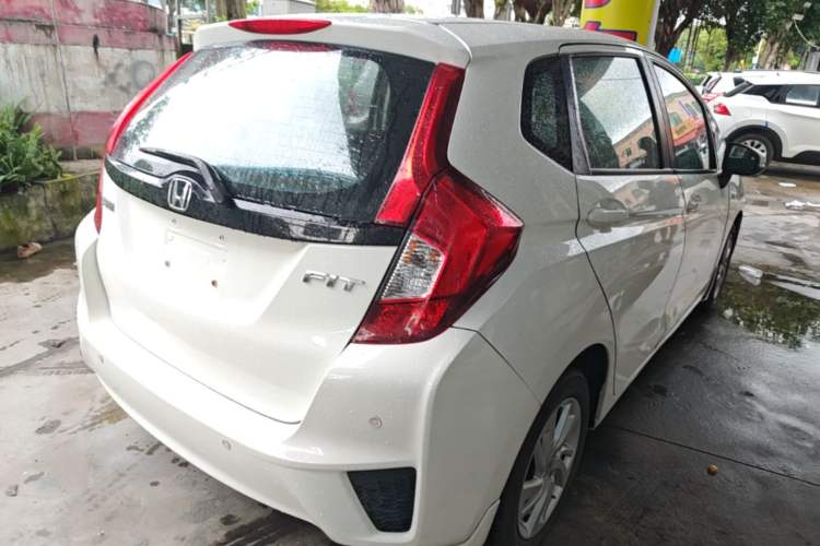 Used Honda Fit 2014 1.5L LX CVT Comfort Model Rear Right 45 Deg