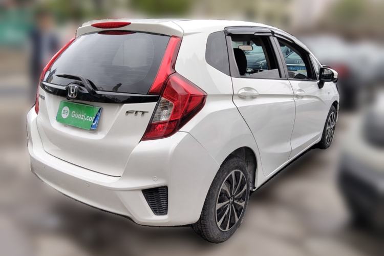 Used Honda Fit 2014 1.5L SE CVT Fashion Model Rear Right 45 Deg