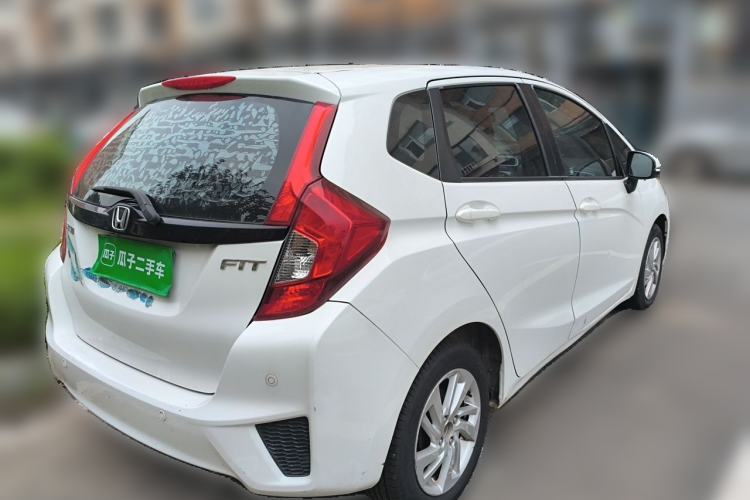 Used Honda Fit 2014 1.5L SE CVT Fashion Model Rear Right 45 Deg