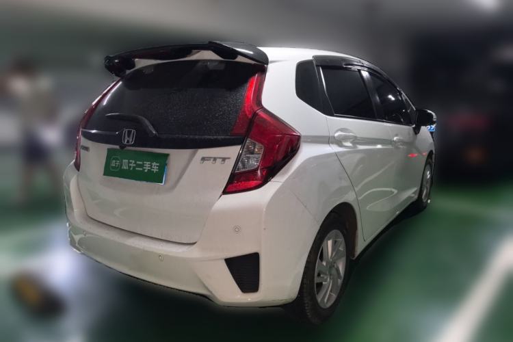 Used Honda Fit 2014 1.5L SE CVT Fashion Model Rear Right 45 Deg