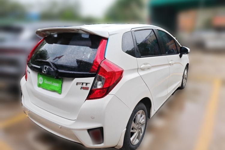 Used Honda Fit 2014 1.5L SE CVT Fashion Model Rear Right 45 Deg