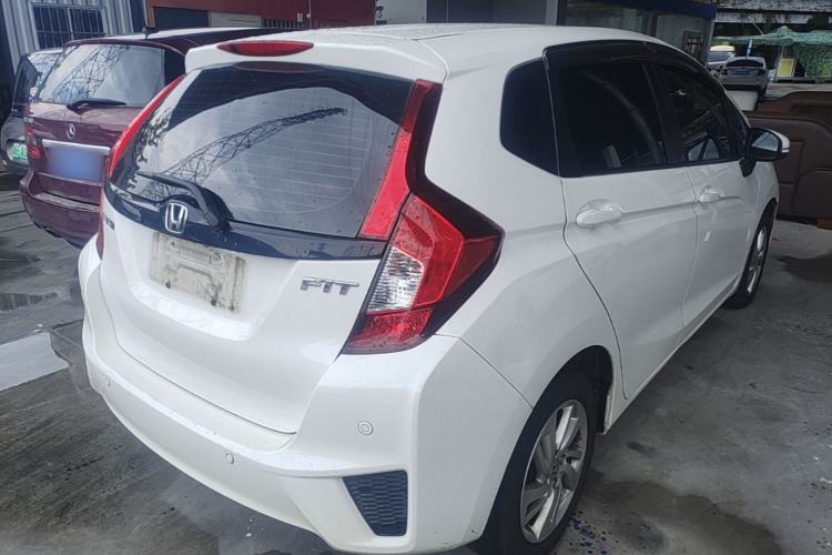 Used Honda Fit 2014 1.5L SE CVT Fashion Model Rear Right 45 Deg