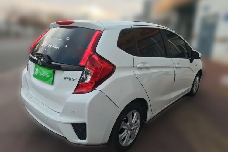 Used Honda Fit 2014 1.5L SE CVT Fashion Model Rear Right 45 Deg