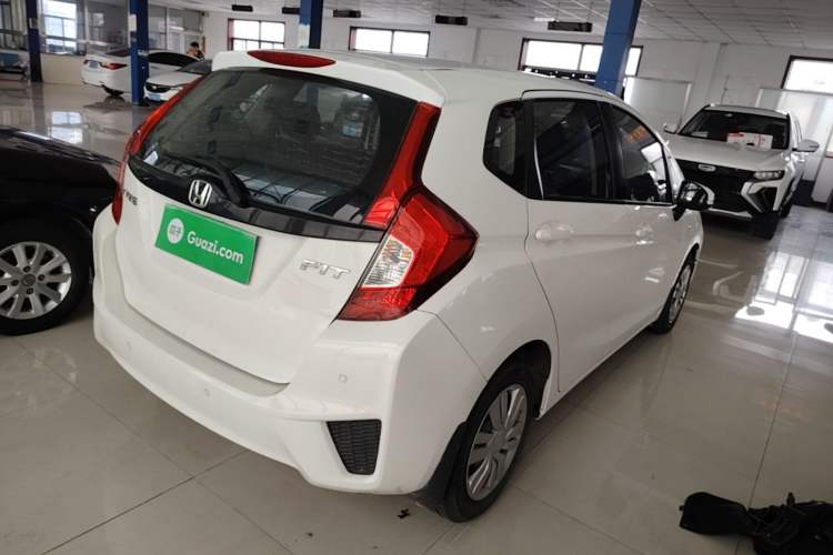 Used Honda Fit 2014 1.5L LX CVT Comfort Model Rear Right 45 Deg