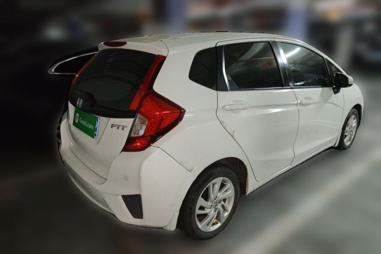 Used Honda Fit 2014 1.5L SE CVT Fashion Model Rear Right 45 Deg