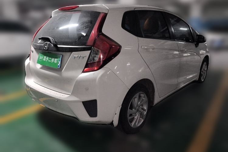 Used Honda Fit 2014 1.5L SE CVT Fashion Model Rear Right 45 Deg