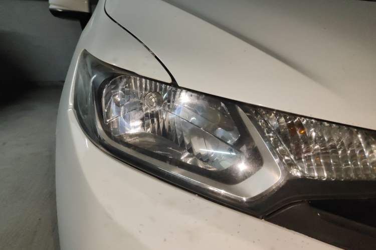 Used Honda Fit 2014 1.5L LX CVT Comfort Model Right Front Headlight