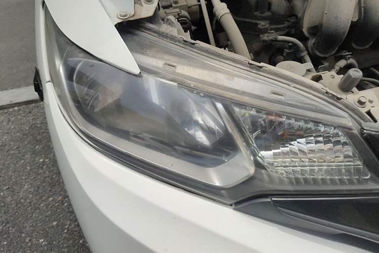 Used Honda Fit 2014 1.5L LX Manual Comfort Model Right Front Headlight