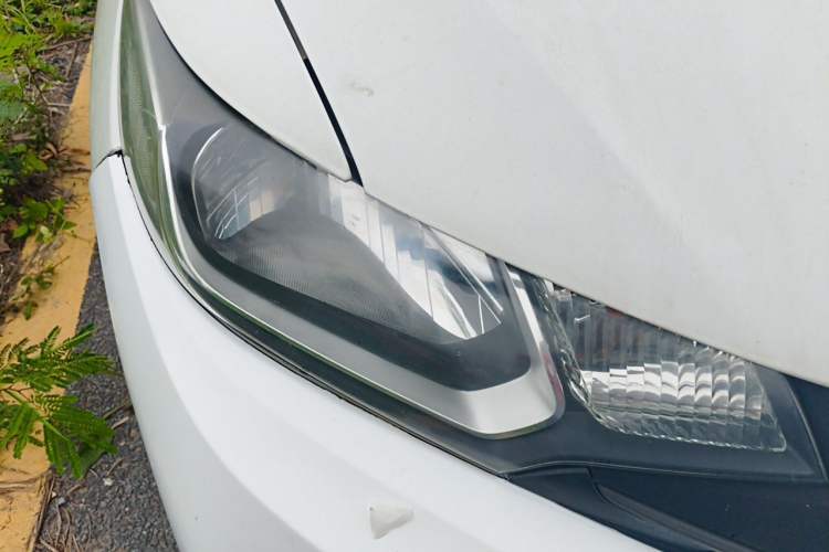 Used Honda Fit 2014 1.5L LX CVT Comfort Model Right Front Headlight
