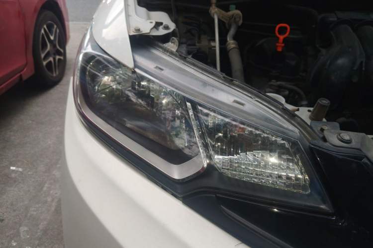 Used Honda Fit 2014 1.5L LX CVT Comfort Model Right Front Headlight