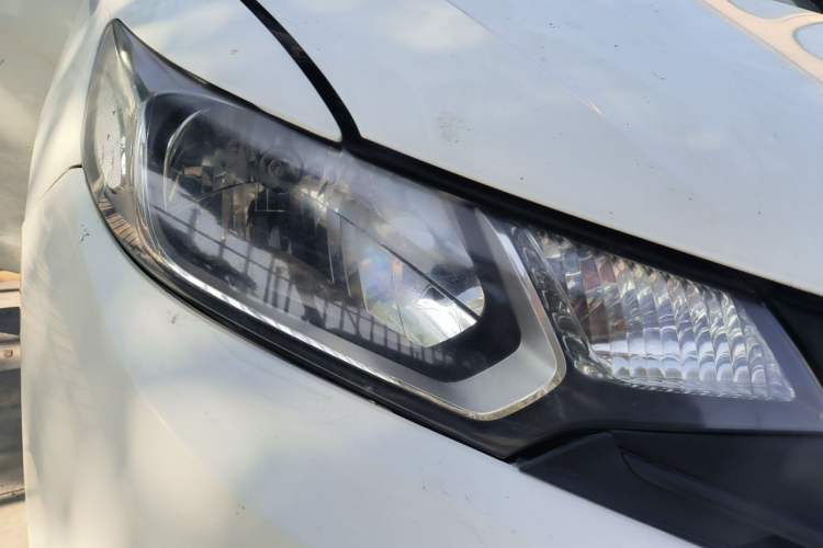 Used Honda Fit 2014 1.5L LX CVT Comfort Model Right Front Headlight