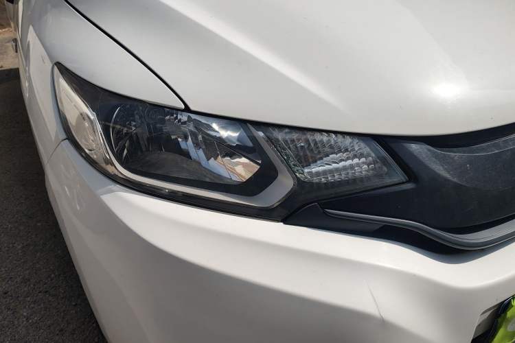 Used Honda Fit 2014 1.5L LX CVT Comfort Model Right Front Headlight