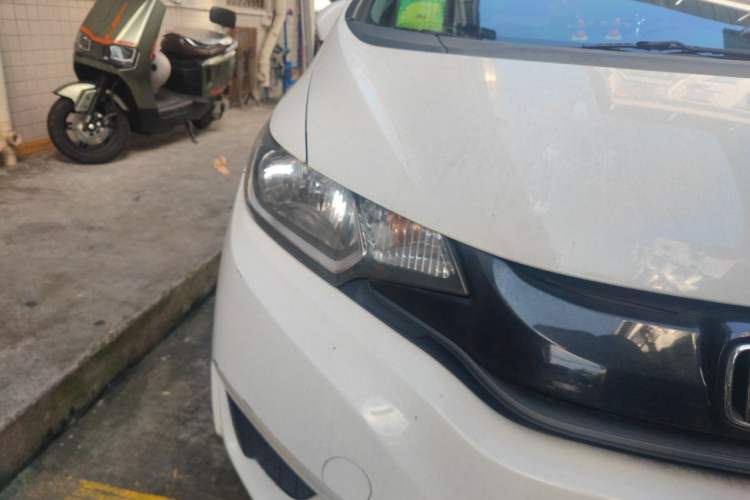 Used Honda Fit 2014 1.5L LX CVT Comfort Model Right Front Headlight