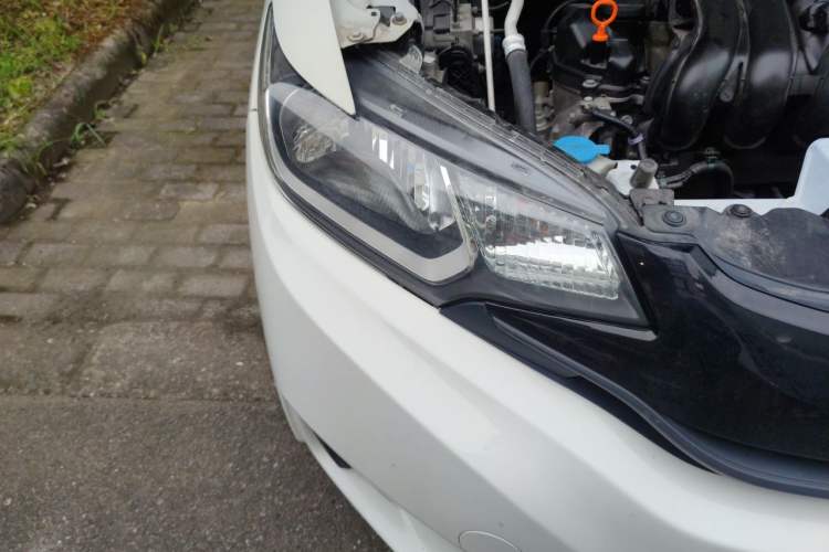 Used Honda Fit 2014 1.5L LX CVT Comfort Model Right Front Headlight