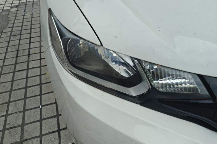 Used Honda Fit 2014 1.5L LX CVT Comfort Model Right Front Headlight