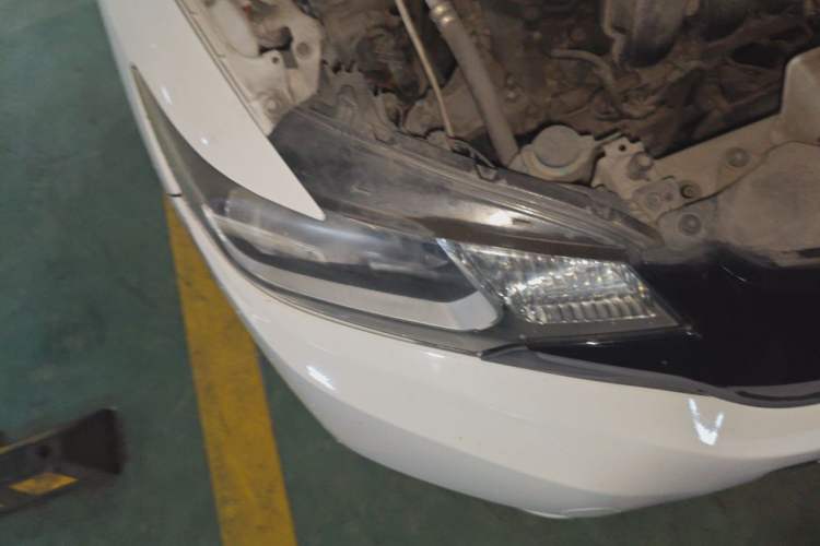 Used Honda Fit 2014 1.5L LX CVT Comfort Model Right Front Headlight