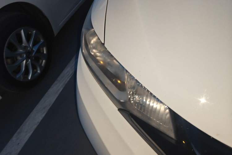 Used Honda Fit 2014 1.5L LX CVT Comfort Model Right Front Headlight