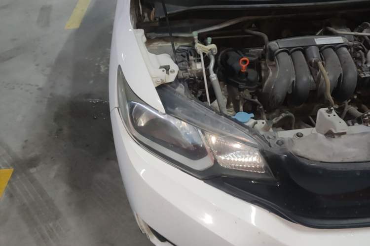 Used Honda Fit 2014 1.5L LX CVT Comfort Model Right Front Headlight