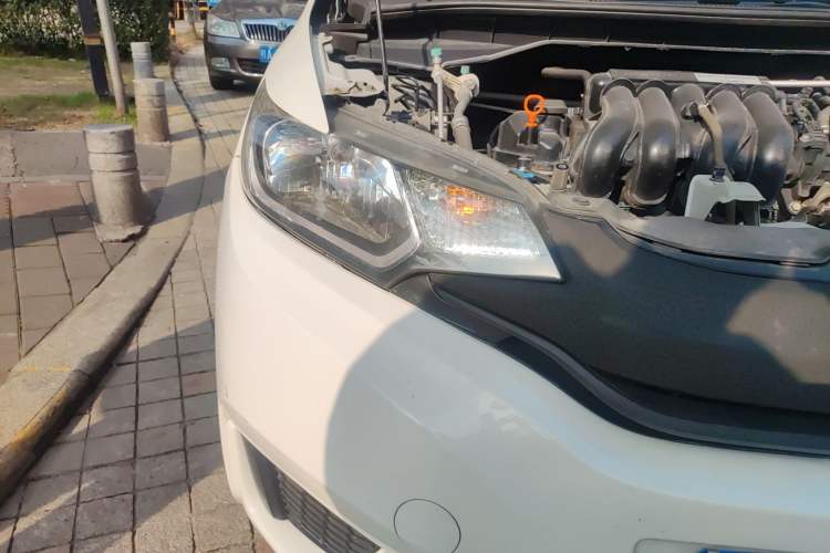 Used Honda Fit 2014 1.5L LX CVT Comfort Model Right Front Headlight