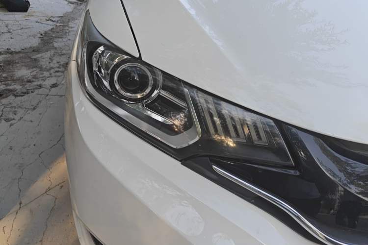 Used Honda Fit 2014 1.5L EXLI CVT Leading Model Right Front Headlight
