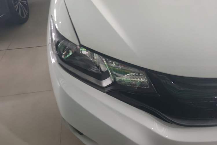 Used Honda Fit 2014 1.5L LX CVT Comfort Model Right Front Headlight
